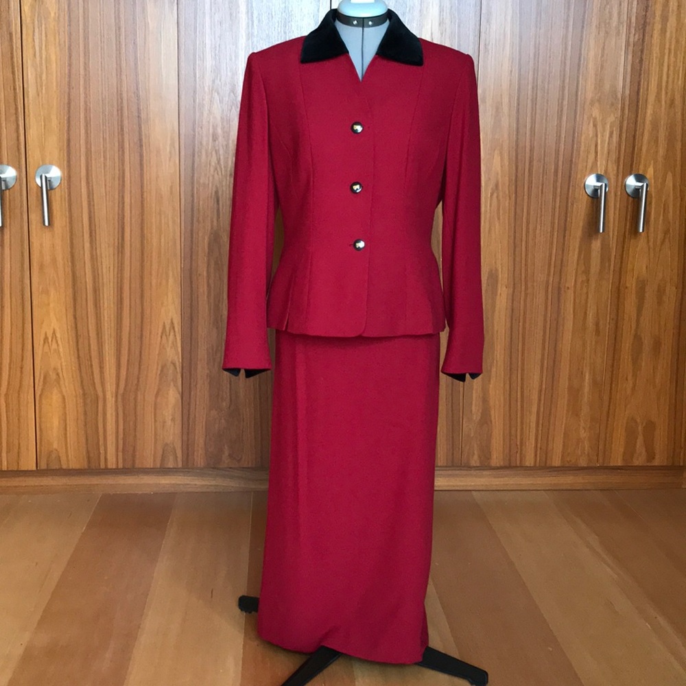 Vintage 2 Piece Blazer & Skirt Suit